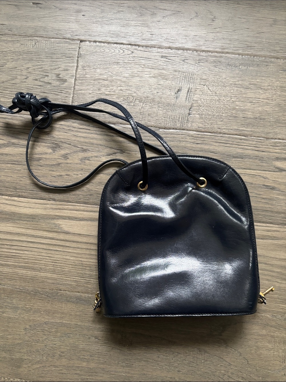 Simard | Vintage 50’s 60’s Classic Dark Navy Blue Leather Crossbody Dome Bag
